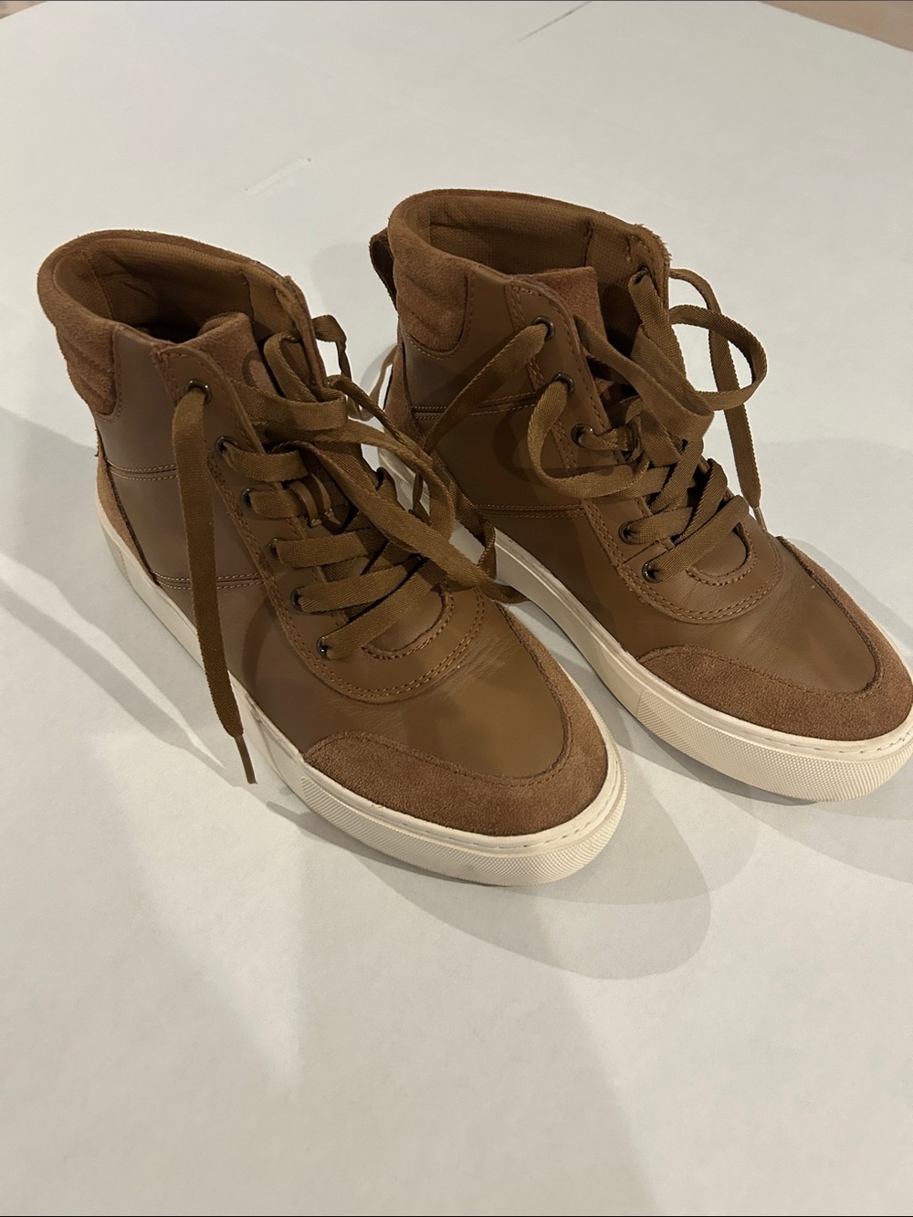 Ugg Zilo High Li Sneaker boot brown size 6 women’s